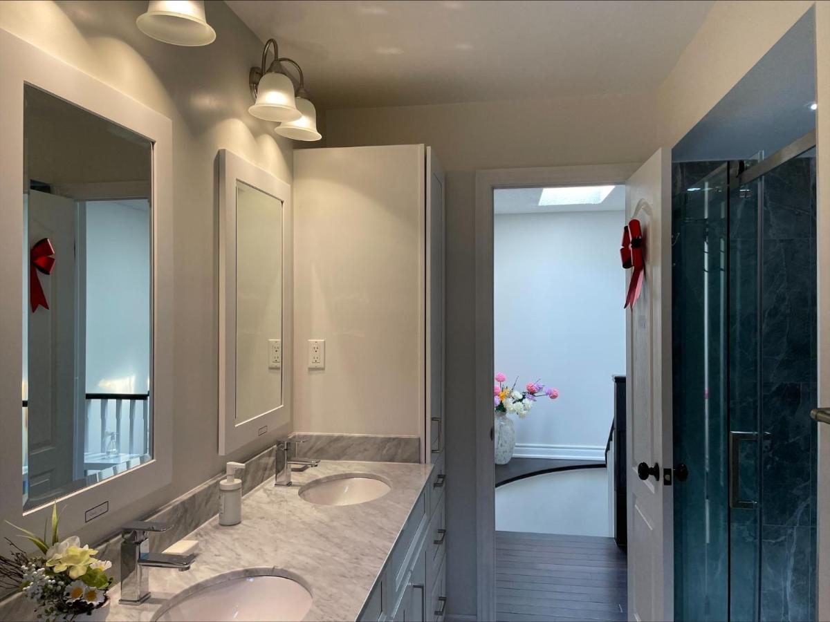 Btn Family-Style Bustling Area Self-Check-In So Fast Fiber Net Free Parking Apartamento Toronto Exterior foto